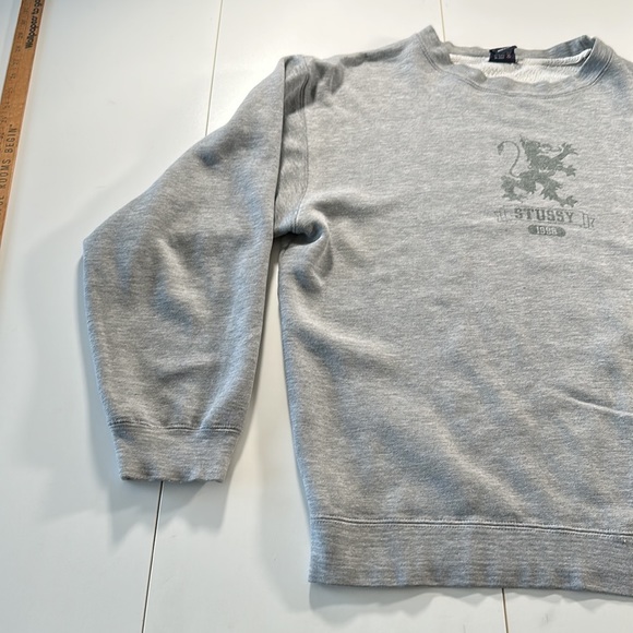 Men’s Vintage 90s Stussy Lion Logo Grey Crewneck Sweatshirt Pullover sz L - Picture 2 of 7